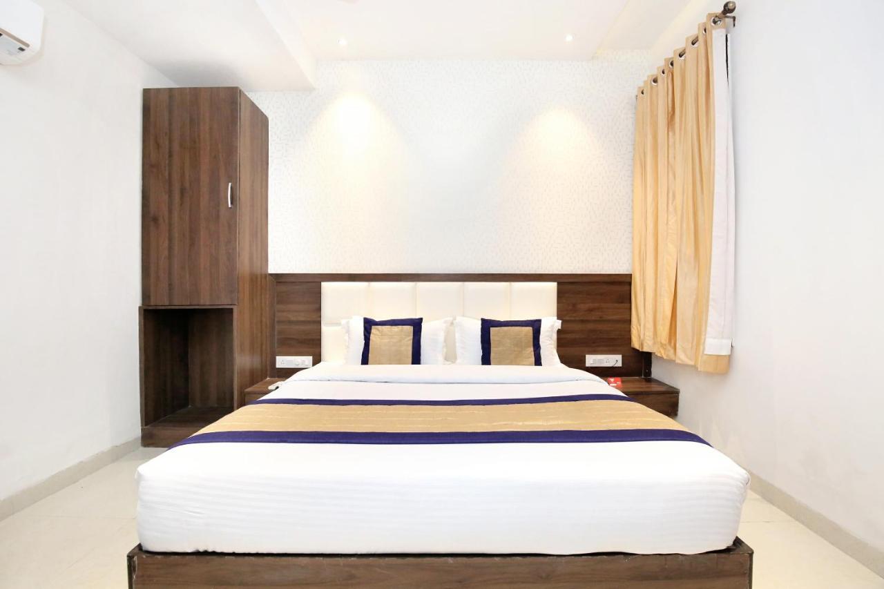 Oyo 11680 Hotel Grand Star Amritsar Bagian luar foto