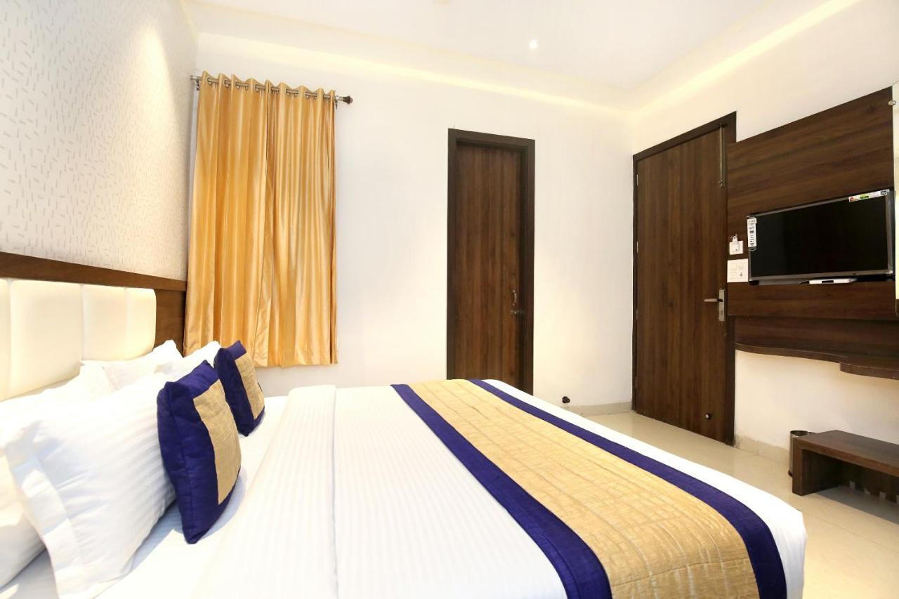 Oyo 11680 Hotel Grand Star Amritsar Bagian luar foto