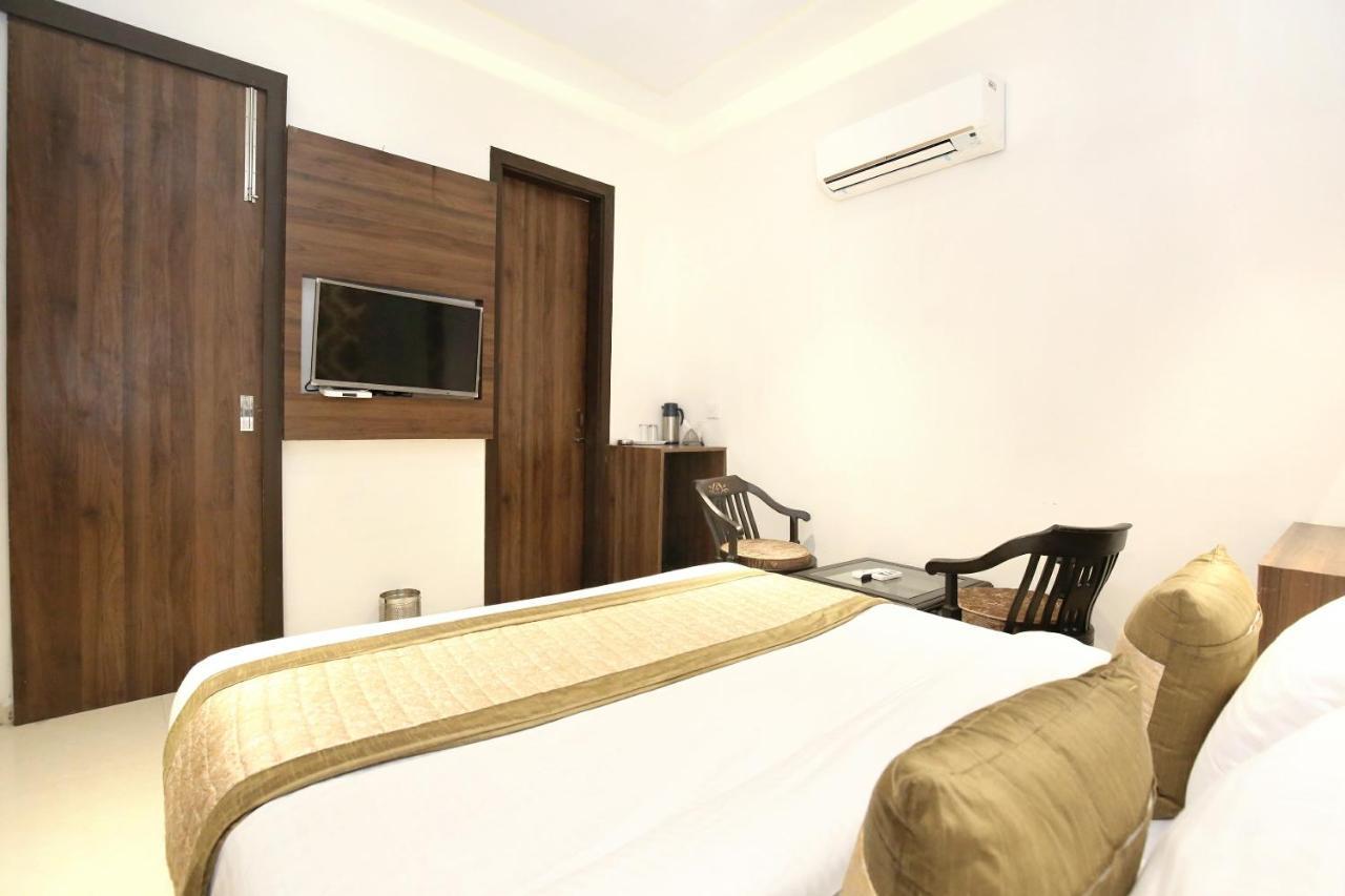 Oyo 11680 Hotel Grand Star Amritsar Bagian luar foto